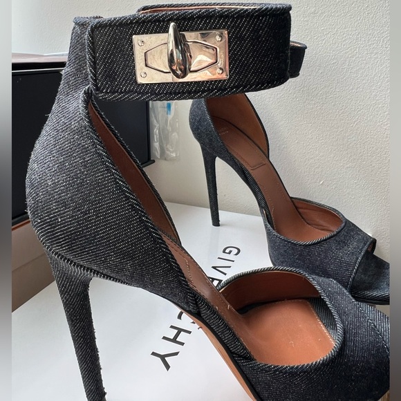 Givenchy Shark Lock Dark Blue Denim Open Toe Ankle Strap Sandals Pumps size 38.5 - Picture 8 of 12
